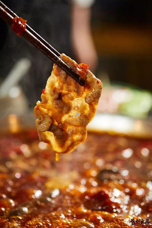 必一:吴克群被混血女模饿虎扑羊 新碟7月28日推出(图2) b体育