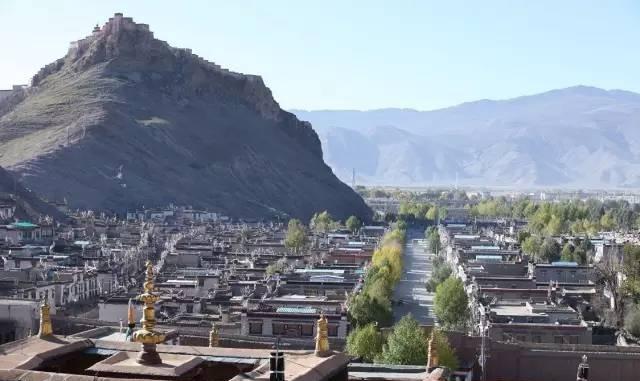 必一|郭德纲央视春晚处女秀落幕 8年恩怨一朝曲终(组图)(图2) Bsports必一体育